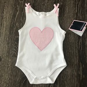 New ANDY & EVAN Girls Pink Seersucker Heart Bodysuit